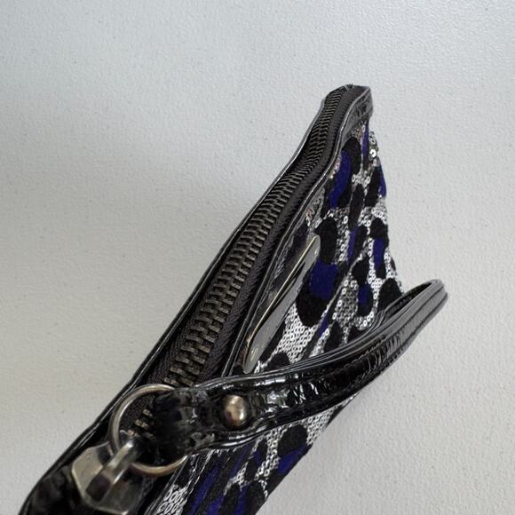 Betsey Johnson Wristlet Zipper Sequins Felt Animal Print Bag Inside Pocket Logo - Picture 5 of 11